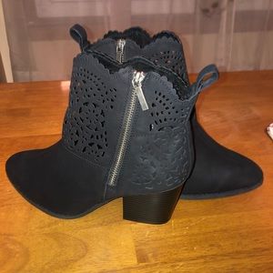 NWOT west end boots